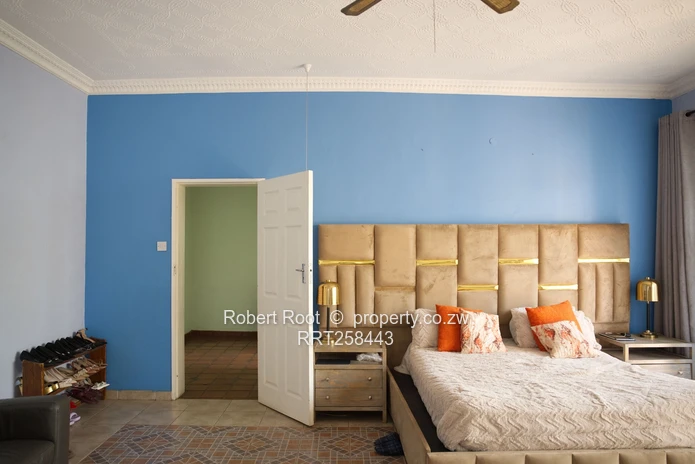 Spacious 5-Bed Westgate Home with Borehole & Large Bedrooms