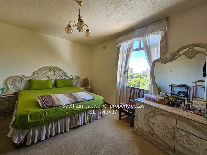 Northwold Sanctuary: Sophisticated 3-Bedroom Living