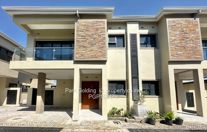 Upmarket Townhouses - Pomona 