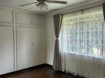 3 Bedroom Flat & Apartment