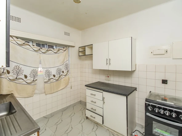 2 Bedroom Flat & Apartment