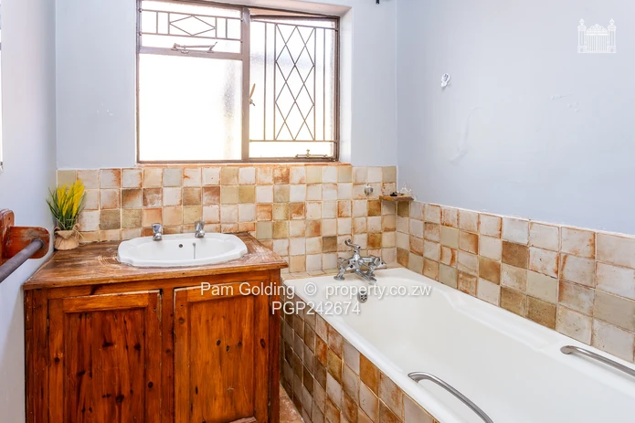 Charming 3 Bedroom Family Home in Serene Setting