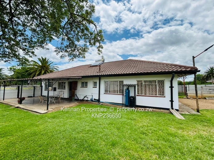 4 Bedroomed House For Sale In Woodlands Bulawayo!