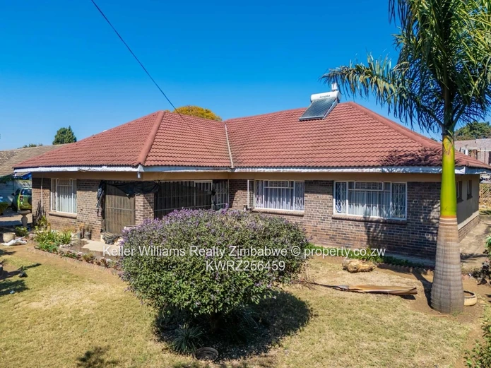 Family Home on 2,142 m², with Solar and Borehole (Sole Mandate)
