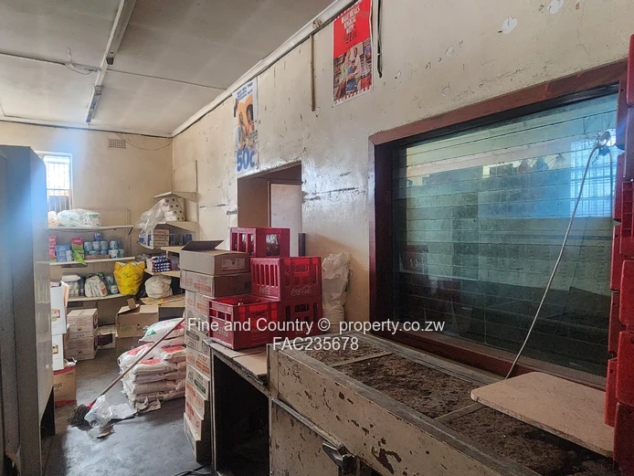 Prime Luveve Main-Road Shop — 264m², Storeroom & WC