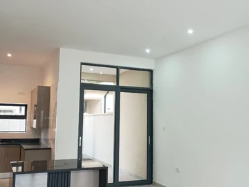 5 Unit Townhouse Complex