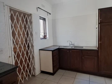 3 Bedroom Flat & Apartment