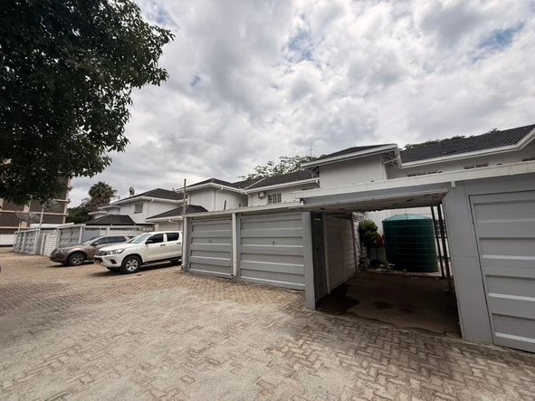 3 Bedroom Flat & Apartment