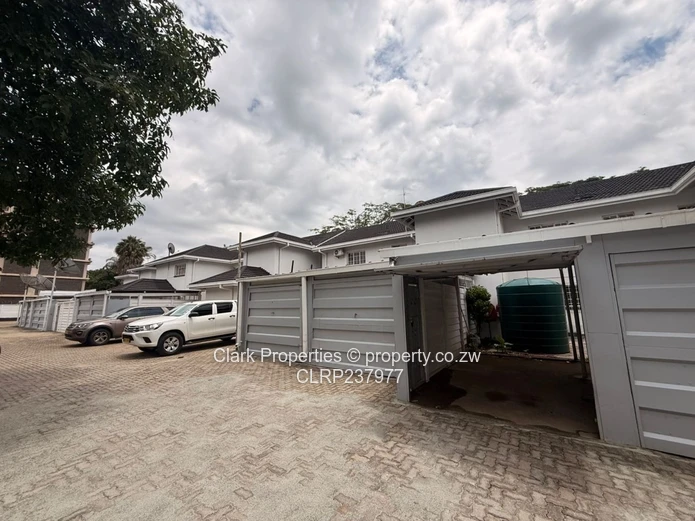 Duplex for Rent - Avenues