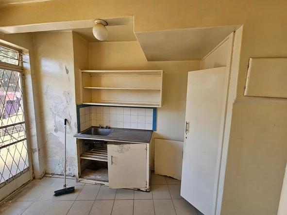 35 Bedroom Flat & Apartment