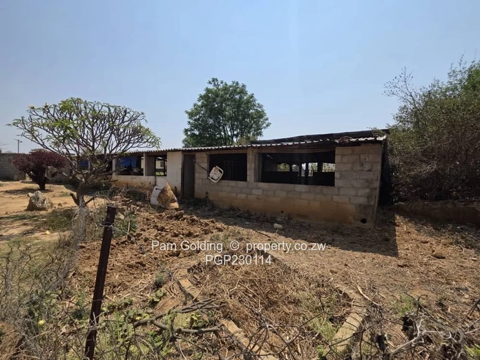 Beautiful off grid plot for sale in Kensington