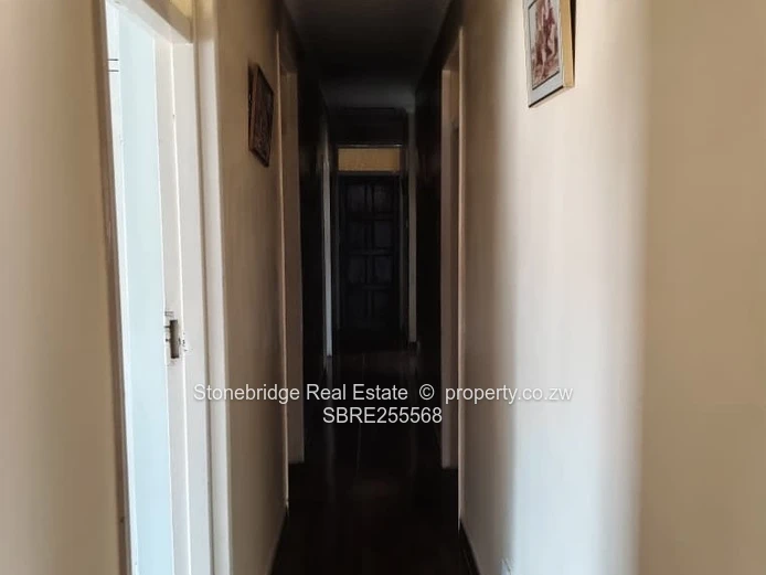 3 Bedroom House in Highmount To Rent