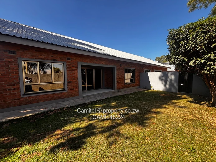 Sunlit 3-Bed Garden Flat with Borehole in Newlands