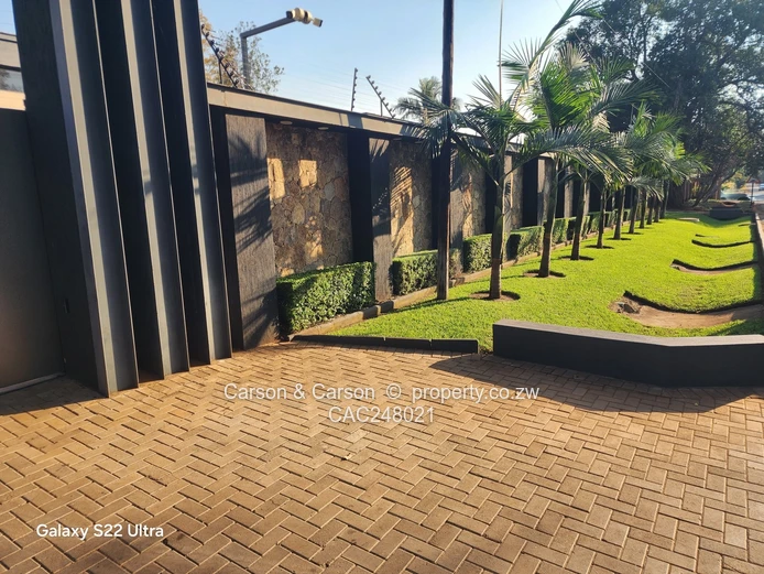 Modern 4-Bed Mount Pleasant Townhouse Complex with Pool
