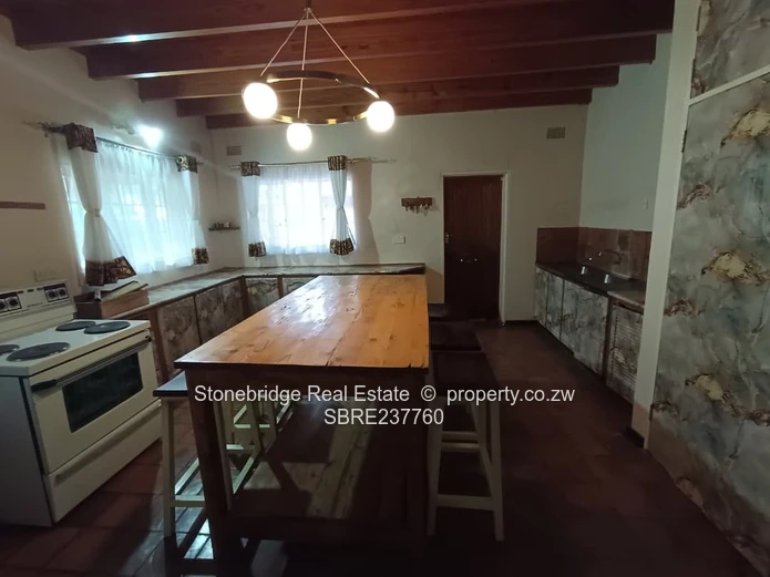 Hillside 3-Bedroom House to rent