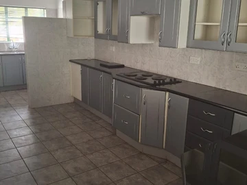 3 Bedroom Flat & Apartment