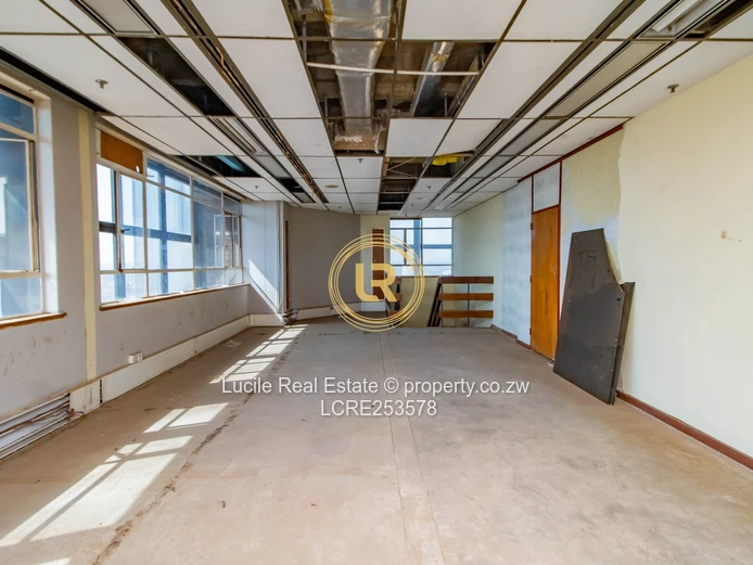 Commercial Space To Let – Karigamombe Building