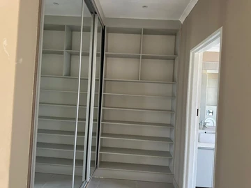 4 Bedroom Flat & Apartment