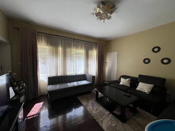 2 Bedroom Flat & Apartment