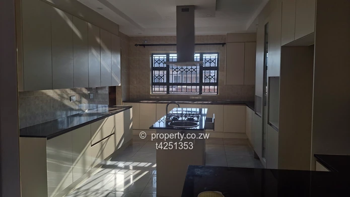 Pomona Nyeredzi neat 4 bedroomed house to Rent