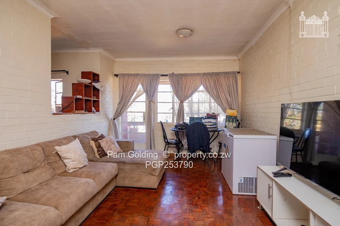 A Lovely 2 Bed Apartment In Marlborough Heights (Sole Mandate)
