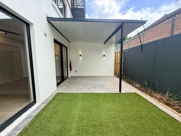 3 Bedroom Flat & Apartment