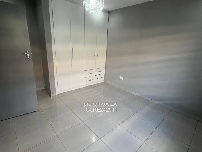 Modern 3-Bed Rockview Home — Open-plan & Paved Drive