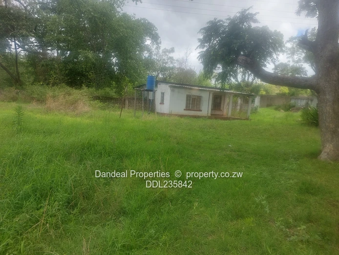 Near Hukuru - Gardner Road Plots