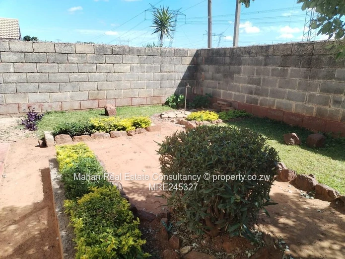 3 Bedroom House, Mahatshula For Sale