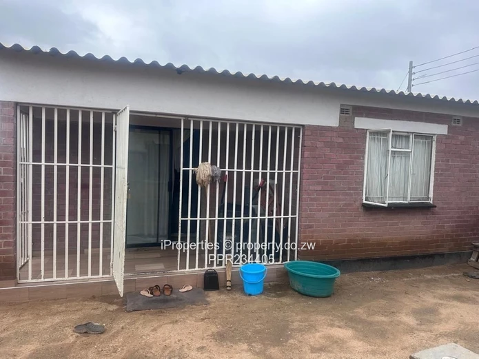 Neat 3-Bedroom Home in Stoneridge (200sqm)