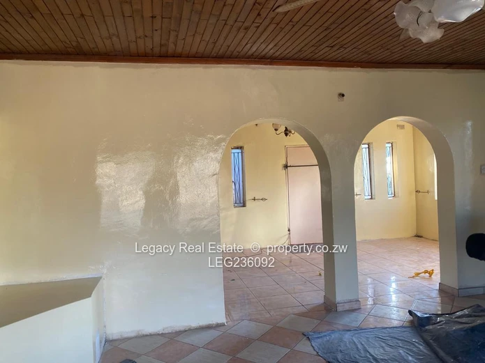 Titled Elegant Prime Norton Knowe House on Generous Stand