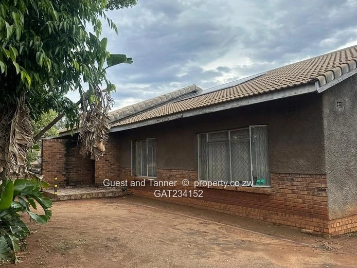3-bedroomed house with a 2-bedroomed cottage for sale in Newton West near Bulawayo