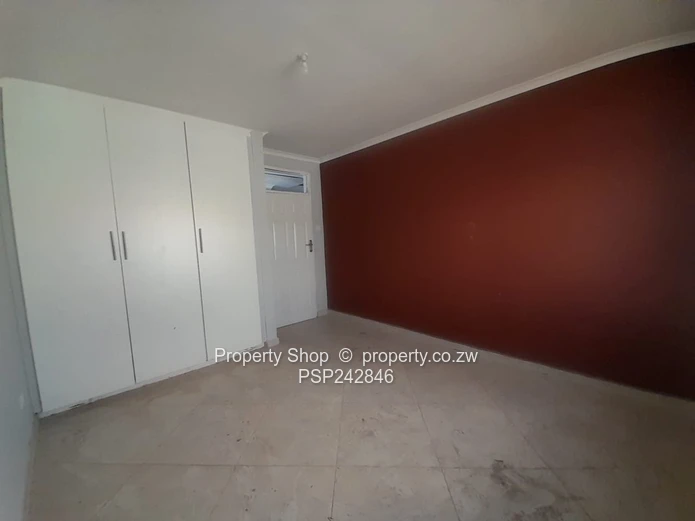 Modern 4-Bed Walled Home in Damofalls  Phase 3- Garage, Tank & Main En-Suite