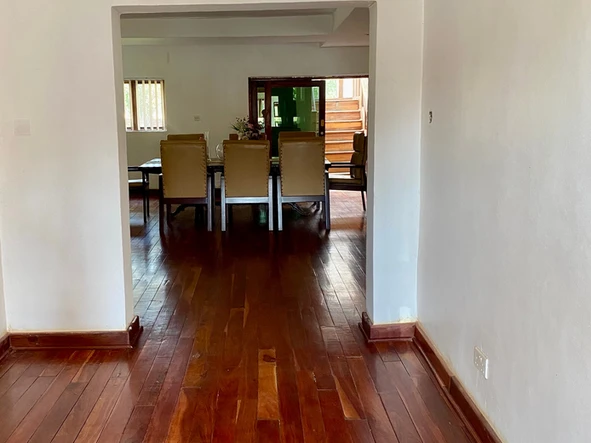 6 Bedroom House