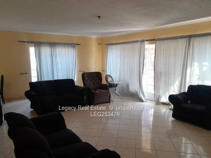 Zimre Park 5-Bed Home with Borehole, Garage & Driveway (Sole Mandate)