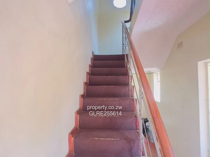 Borrowdale West: 4BR Family Home with Borehole