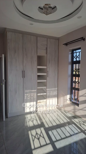 Pomona Nyeredzi neat 4 bedroomed house to Rent