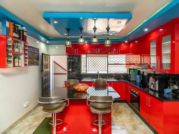 3 Bedroom Flat & Apartment