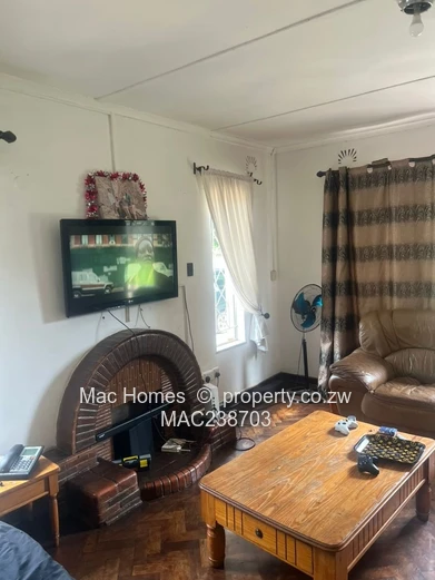 Hillside 3-Bed Home — Large Garden & Classic Parquet (Sole Mandate)