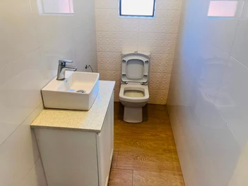 3 Bedroom Flat & Apartment