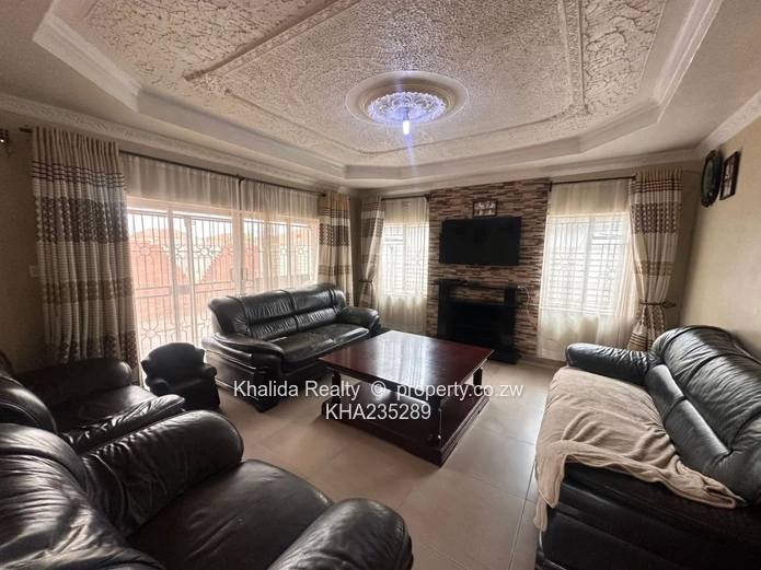 4-Bedroom House for Sale in Glen View 1 Riverside