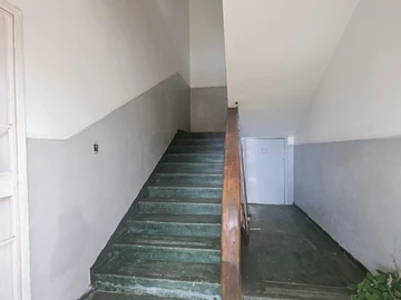 2 Bedroom Flat & Apartment