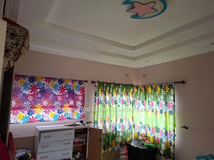 Prestigious Avondale West Property With Dual Living Potential