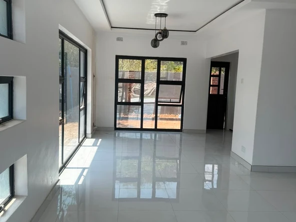 4 Bedroom Flat & Apartment