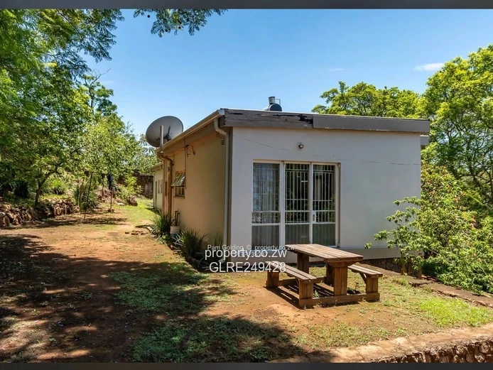 Greystone Park: Modern 4-Bed Home, 4,523m² Grounds & Borehole