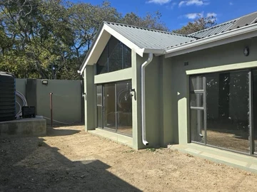 3 Bedroom Flat & Apartment
