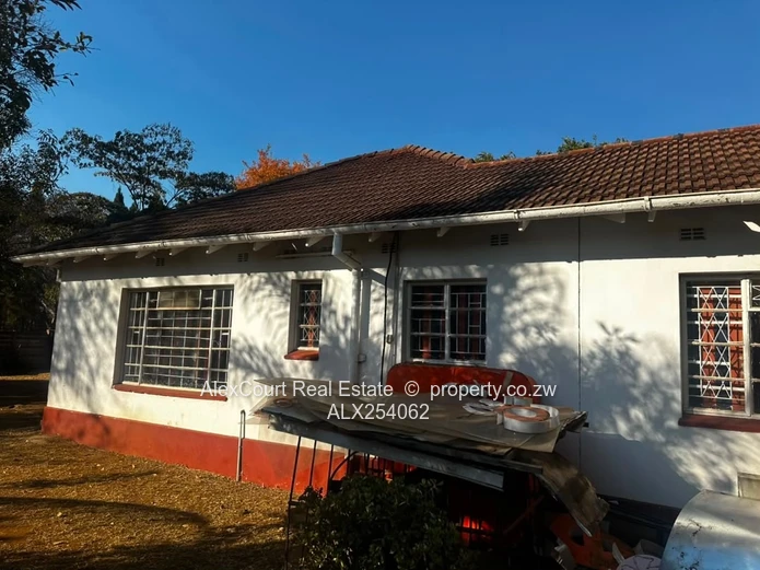 Smart Investment, Premium Location!!  (Sole Mandate)