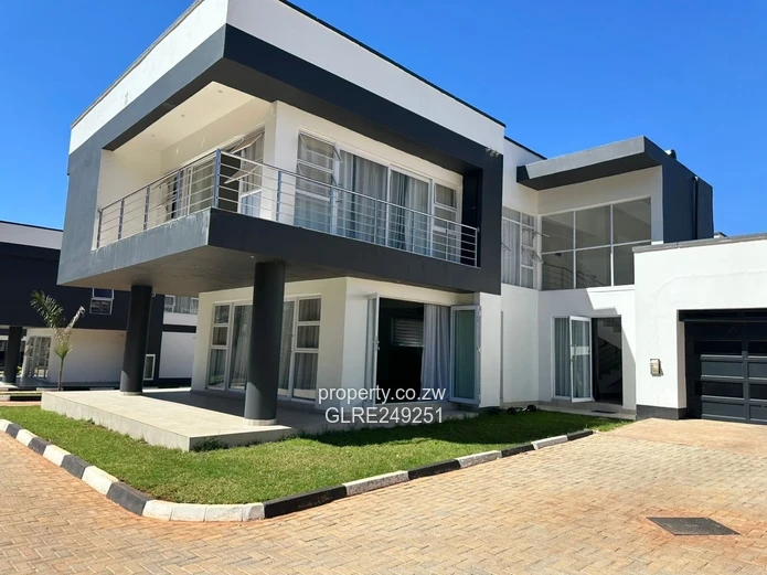 Stylish 3-Bed Borrowdale Flat with Balcony & Borehole