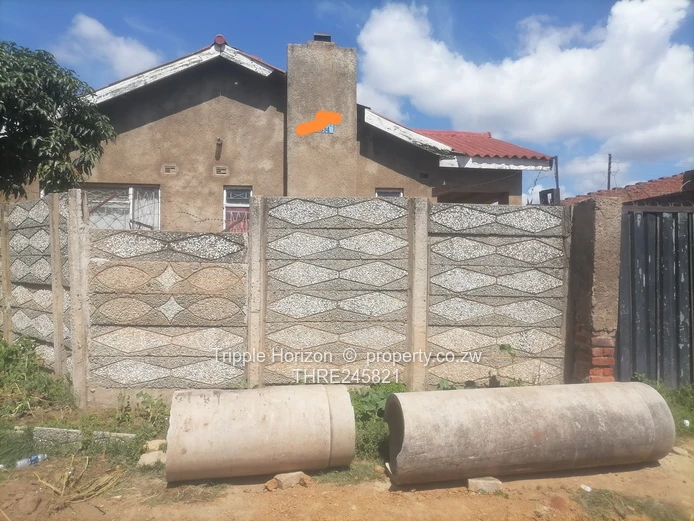 6-Bed Home Granary Park — Walled, Verandah & Carport