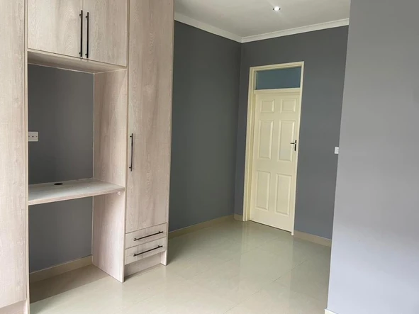 3 Bedroom Flat & Apartment